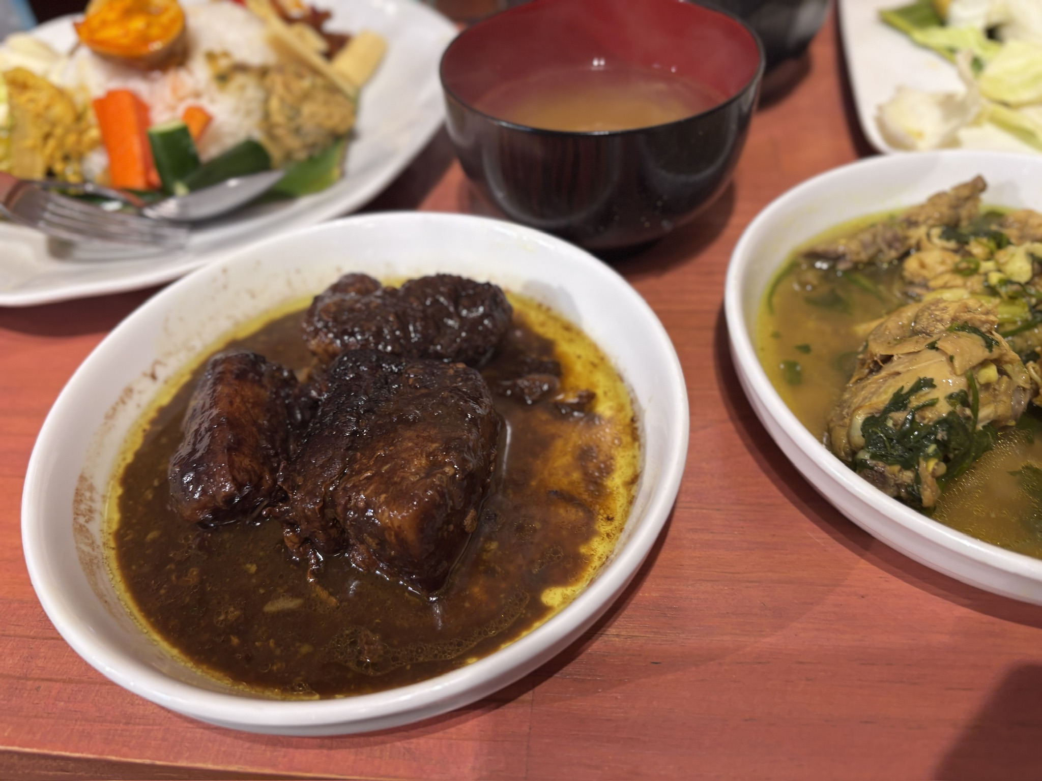 Baba Feel
豚肉の豆ペーストスパイシーな煮定食　￥1500 （ပဲမှုန့်ဝက်အစပ်ဟင်း）