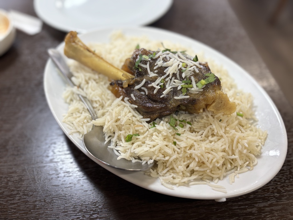 ＠Japan Halal Mart　坂東市,　茨城県の巨大漫画肉ののるLaccha Pulao