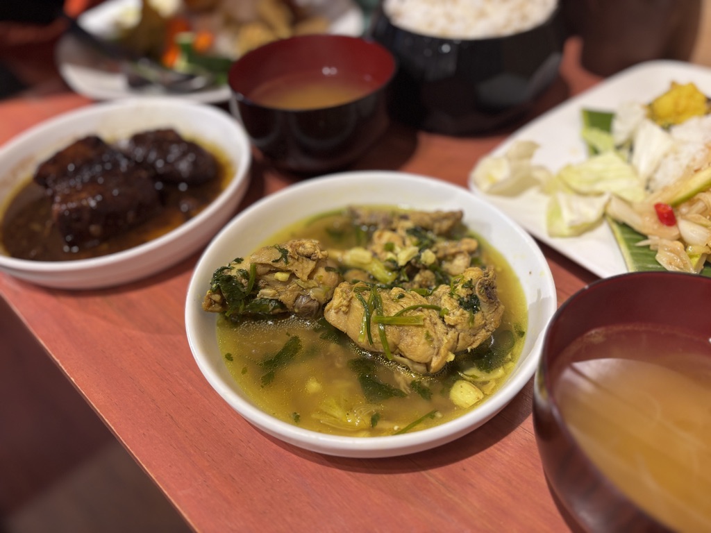 Baba Feel
ミャンマー民族（カレン族）の料理　¥1400 （ကရင်တိုင်းရင်းသားဟင်း）