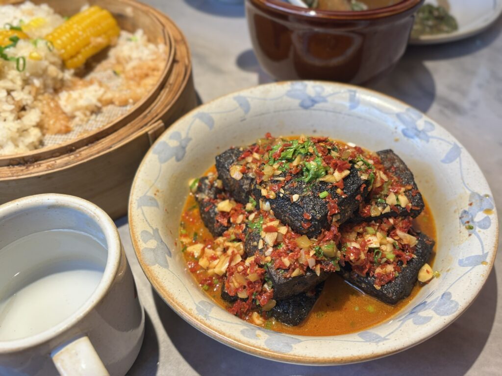 長沙臭豆腐 老长沙臭豆腐 ¥1,527 味上湖南菜館 新宿店
