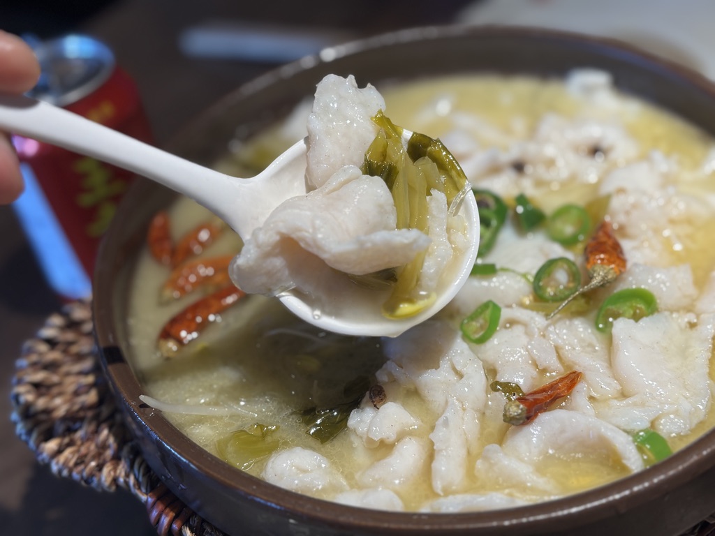 白身魚の酸味スープ煮込み 春雨と高菜のスープ 味上湖南菜館 上野店