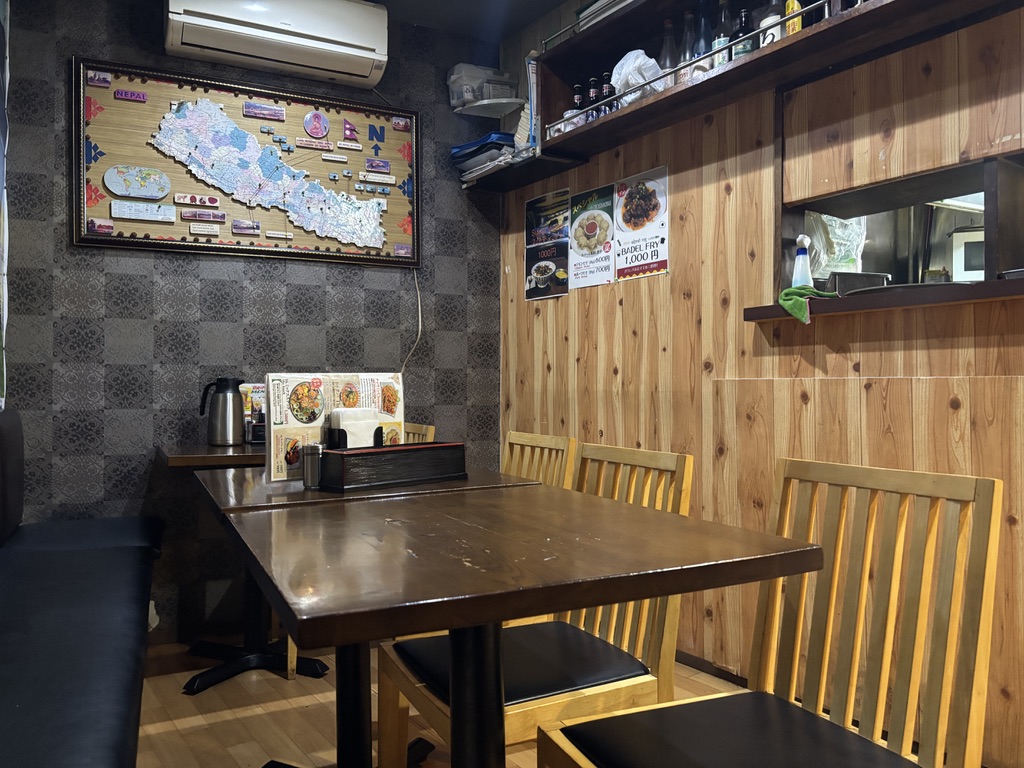 大久保 ガウレバ 店内