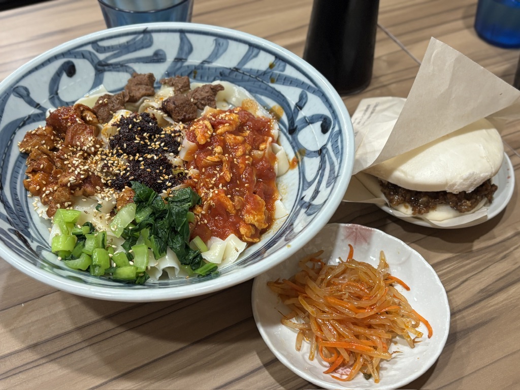 西安料理 回民街老碗面 回民街ラオワンメン(池袋・酥肉坊)