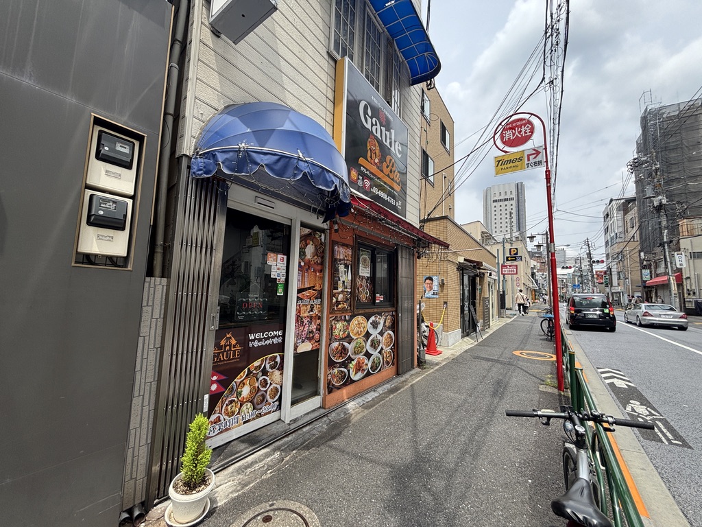 大久保 ガウレバ 店舗入口