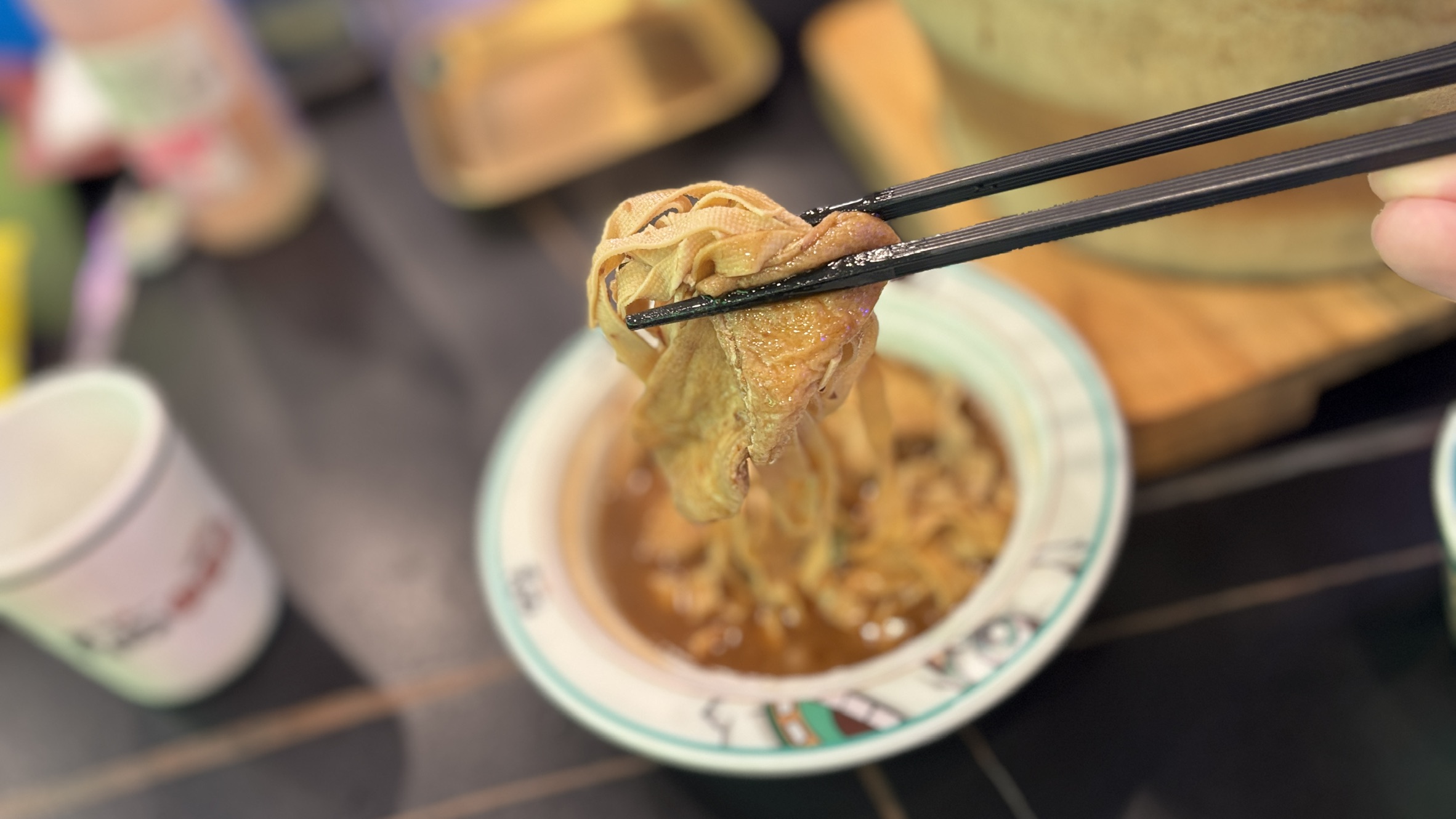 干豆腐 油揚げ 広東煮込み 民記煲仔飯