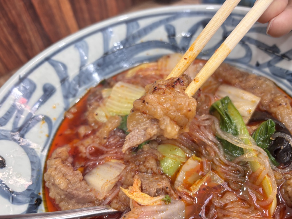 西安料理 招牌酥肉烩菜 いち押し揚げ牛肉と野菜の煮込み(池袋・酥肉坊)