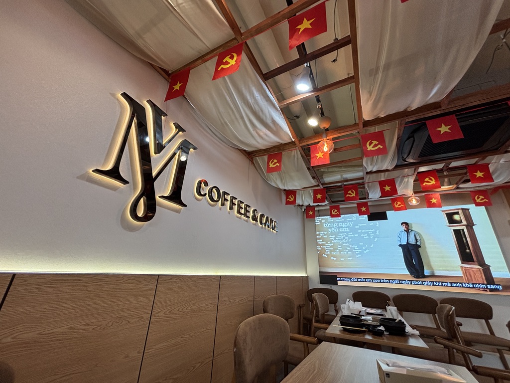 西川口 MV coffee & cake 店内ロゴ