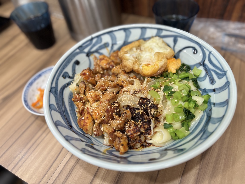 西安料理 辣子鸡拌面 辛口若鶏の混ぜそば(池袋・酥肉坊)