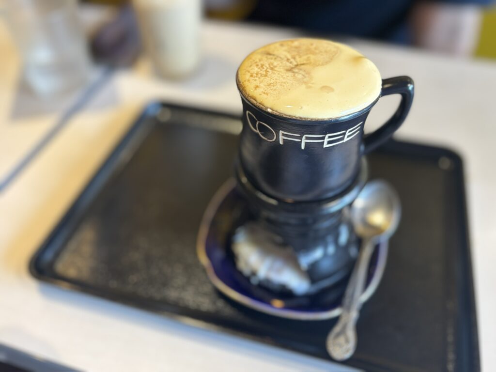 西早稲田 Cafe Dothi Vietnam エッグコーヒー ふんわりメレンゲ