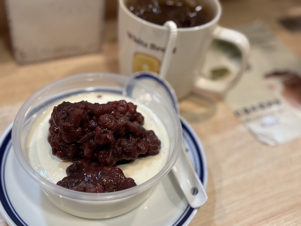香港誠記 池袋店のあずき牛乳プリン(紅豆雙皮奶)
